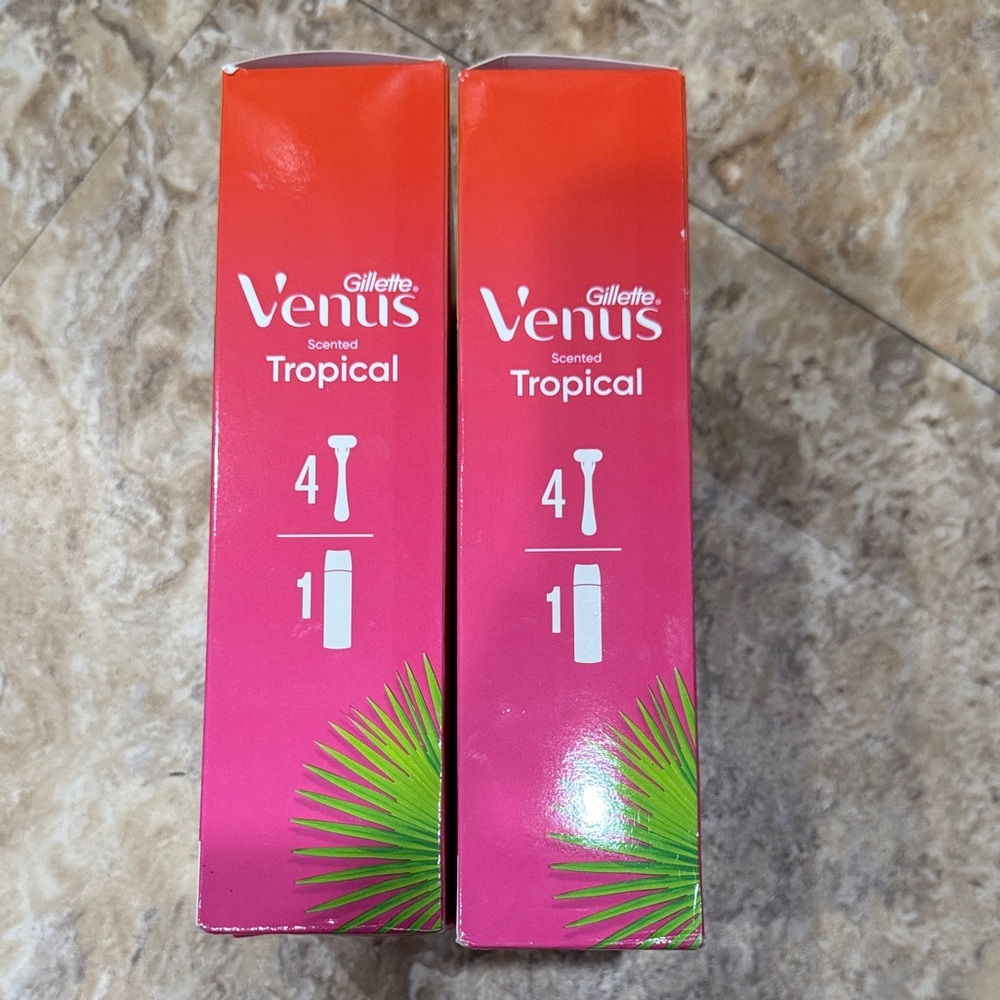 Gillette Venus Tropical Razor Set - Picture 2 of 3